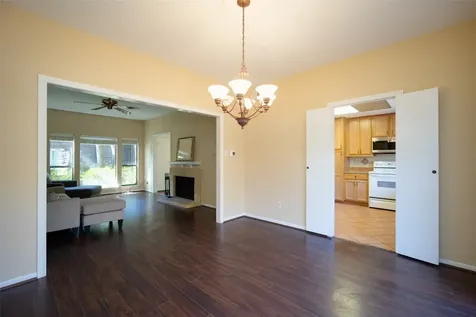 11711 Memorial Drive 621 Houston TX 77024