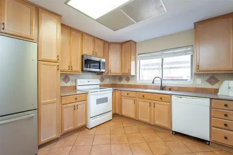 11711 Memorial Drive 621 Houston TX 77024