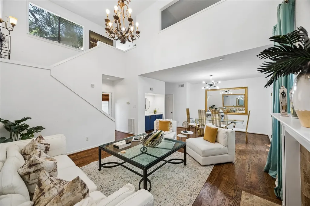 2555 Bering Drive 1 Houston TX 77057