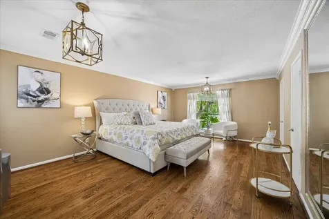 2555 Bering Drive 1 Houston TX 77057