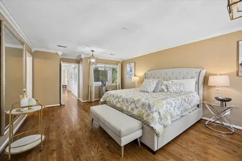 2555 Bering Drive 1 Houston TX 77057