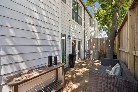 2555 Bering Drive 1 Houston TX 77057