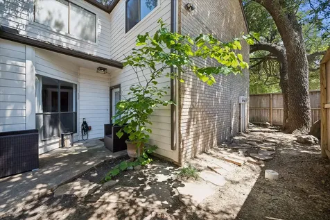 2555 Bering Drive 1 Houston TX 77057