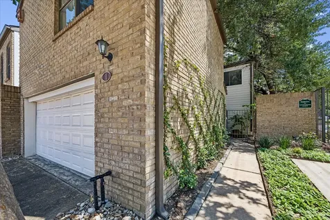 2555 Bering Drive 1 Houston TX 77057