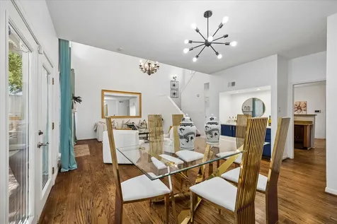 2555 Bering Drive 1 Houston TX 77057