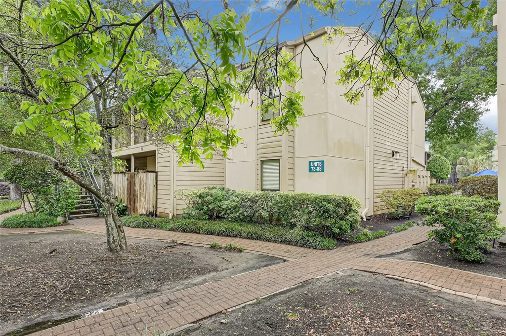 1100 Augusta Drive 79 Houston TX 77057