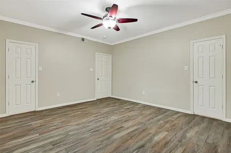 1100 Augusta Drive 79 Houston TX 77057