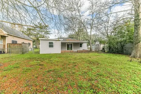 1309 W Lang Street Alvin TX 77511