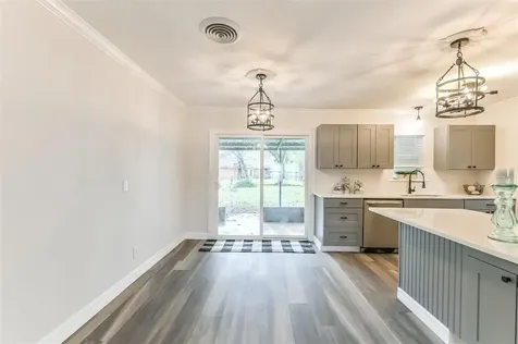 1309 W Lang Street Alvin TX 77511