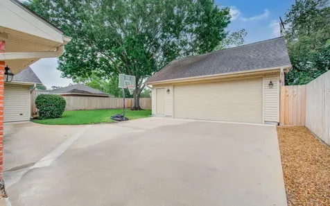 5627 Sylmar Road Houston TX 77081