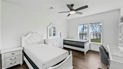 375 Lonesome Dove Trail Trinity TX 75862