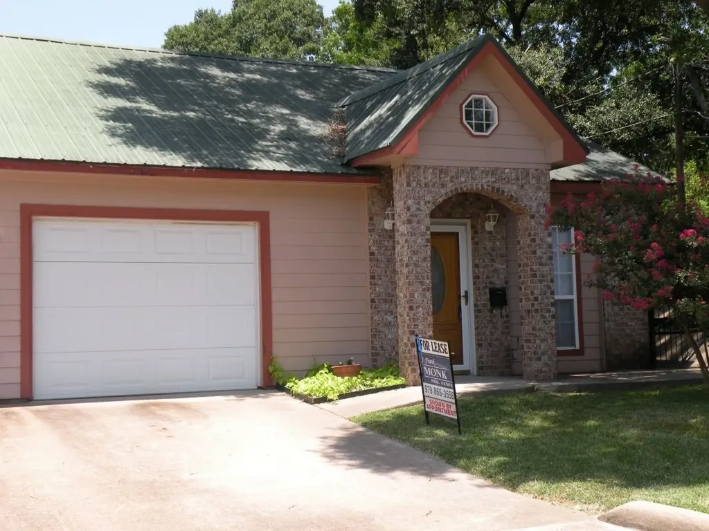 822 Tangle Oaks Drive Bellville TX 77418