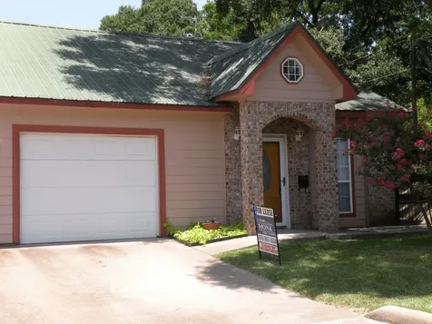 822 Tangle Oaks Drive Bellville TX 77418