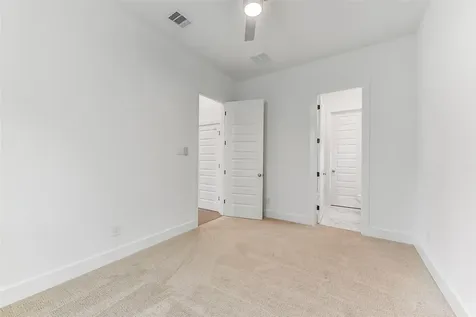 806 Fisher Street G Houston TX 77018