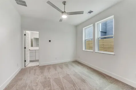 806 Fisher Street G Houston TX 77018