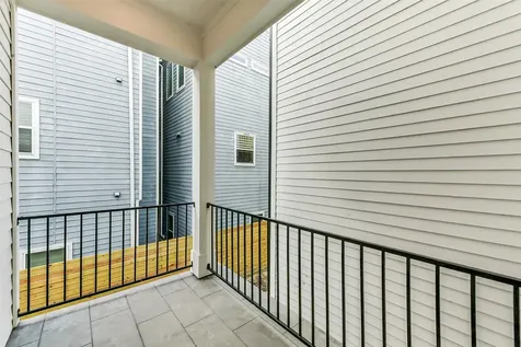 806 Fisher Street G Houston TX 77018