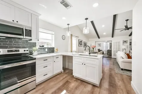 16510 Blackhawk Boulevard Friendswood TX 77546