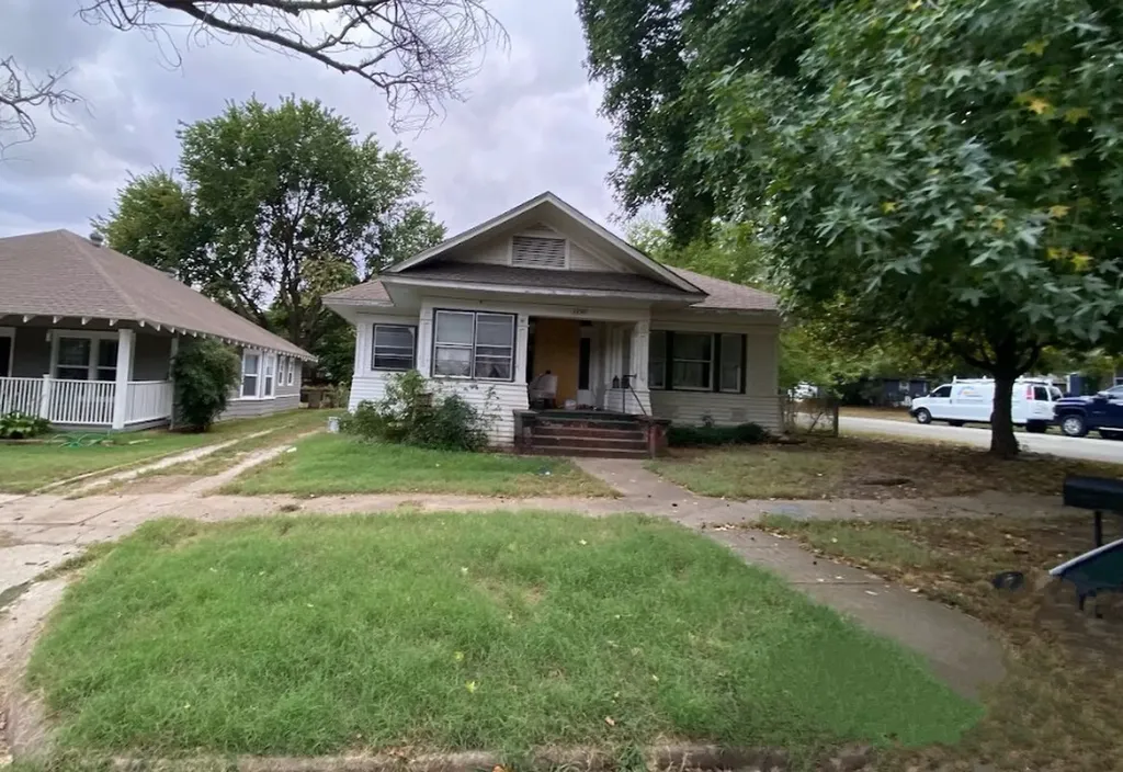 1230 W Woodard Street Denison TX 75020