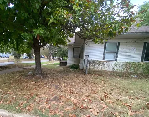 1230 W Woodard Street Denison TX 75020