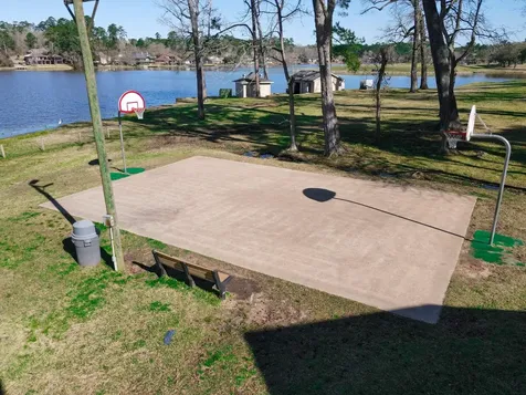 2020 E Lake Drive Huntsville TX 77340