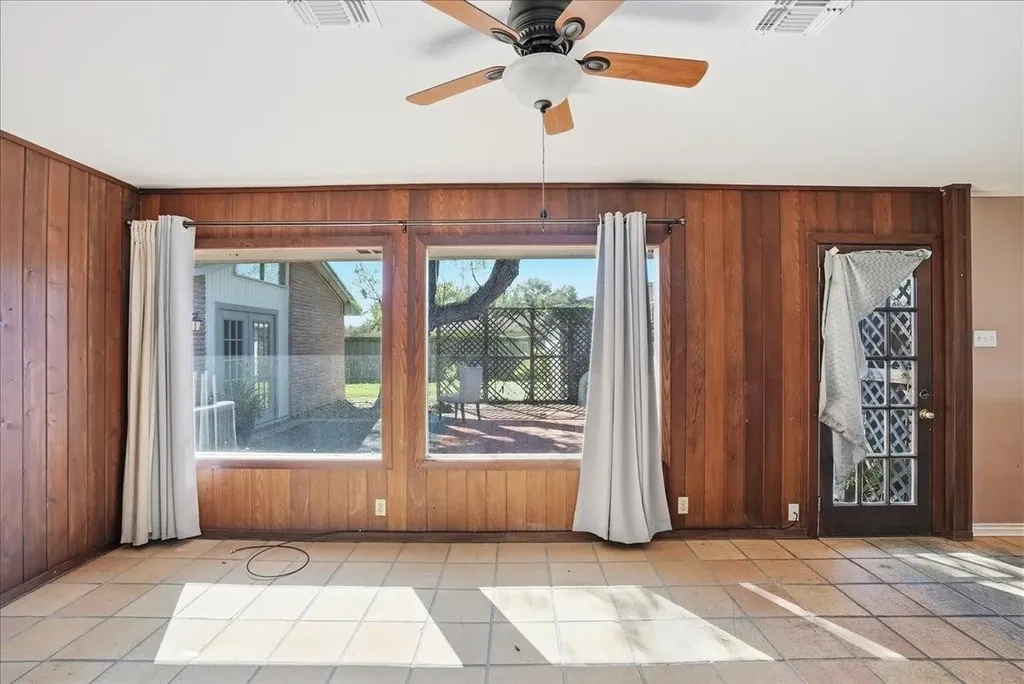 501 Dolphin Place Corpus Christi TX 78411
