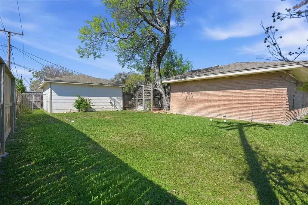 501 Dolphin Place Corpus Christi TX 78411