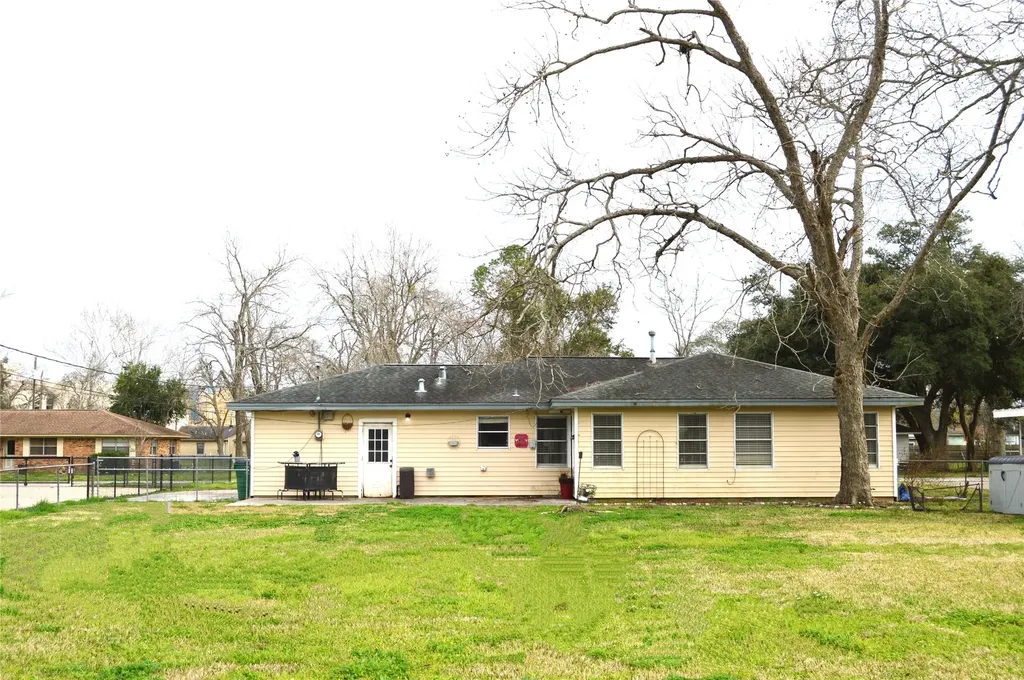 1105 Earley Street Sweeny TX 77480