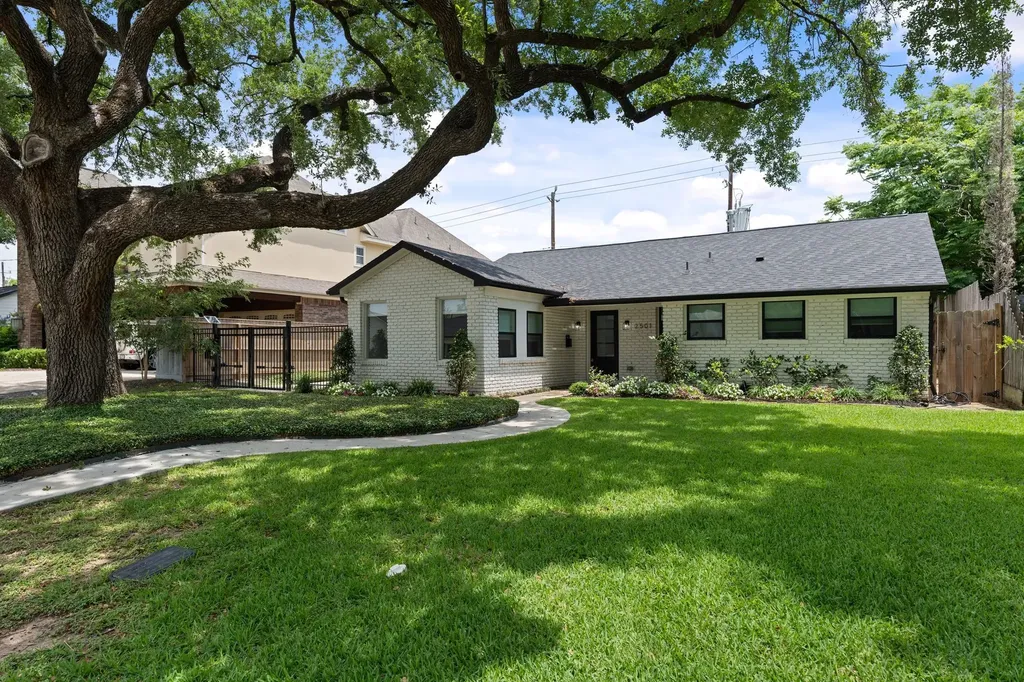 2501 Briarhurst Drive Houston TX 77057