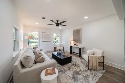 2501 Briarhurst Drive Houston TX 77057