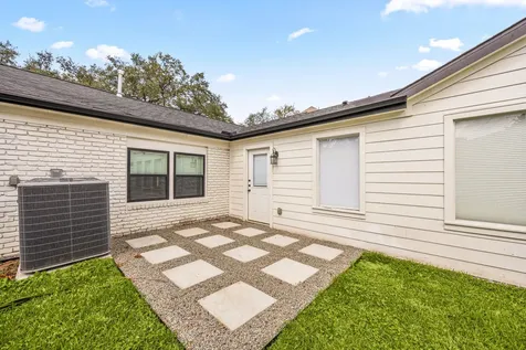 2501 Briarhurst Drive Houston TX 77057