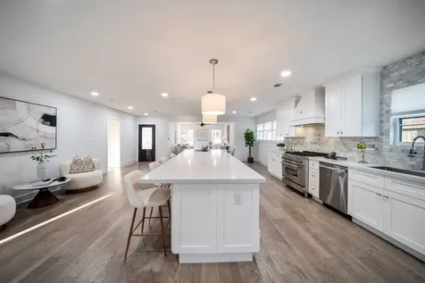 2501 Briarhurst Drive Houston TX 77057