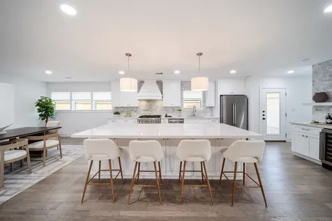 2501 Briarhurst Drive Houston TX 77057