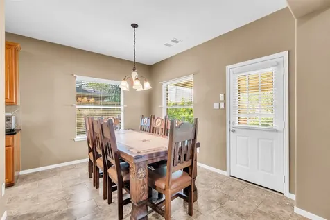 2710 Taos Trail Deer Park TX 77536