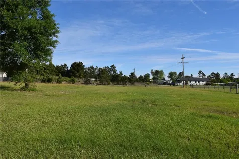 1129 County Road 5100 Cleveland TX 77327