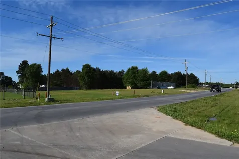 1129 County Road 5100 Cleveland TX 77327