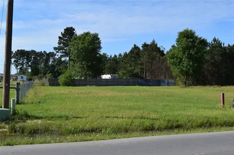 1129 County Road 5100 Cleveland TX 77327