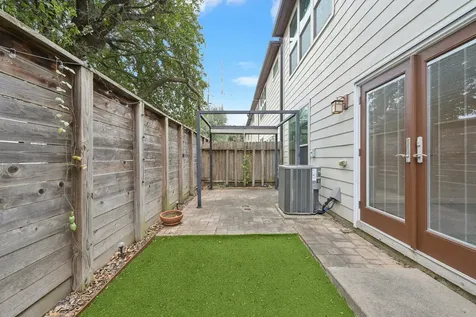 1214 Sampson Street Houston TX 77003