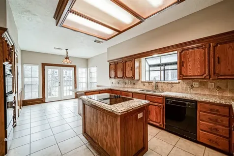67 N Skyflower Court Spring TX 77381