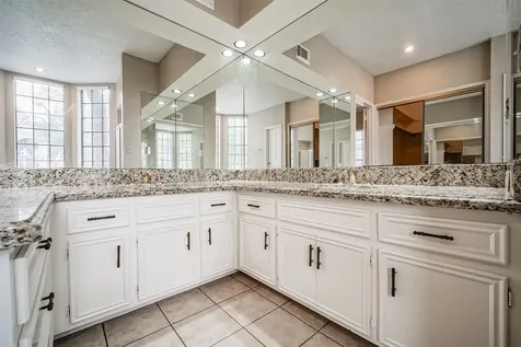 67 N Skyflower Court Spring TX 77381
