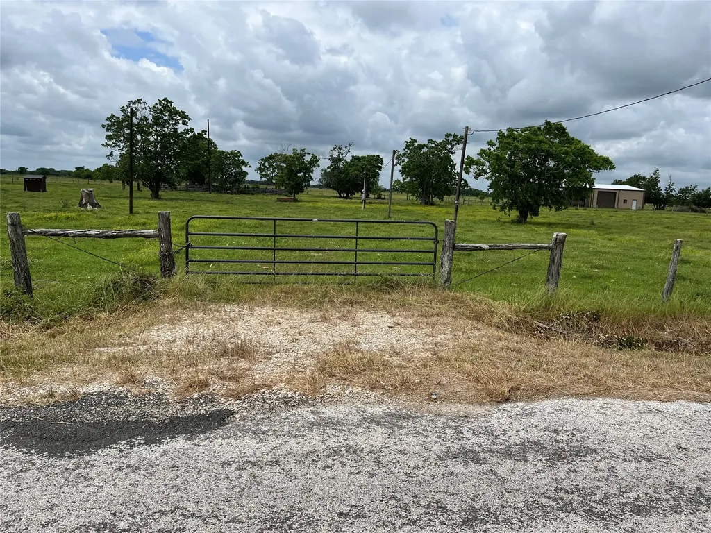 2627 Beasley West End Road Beasley TX 77417