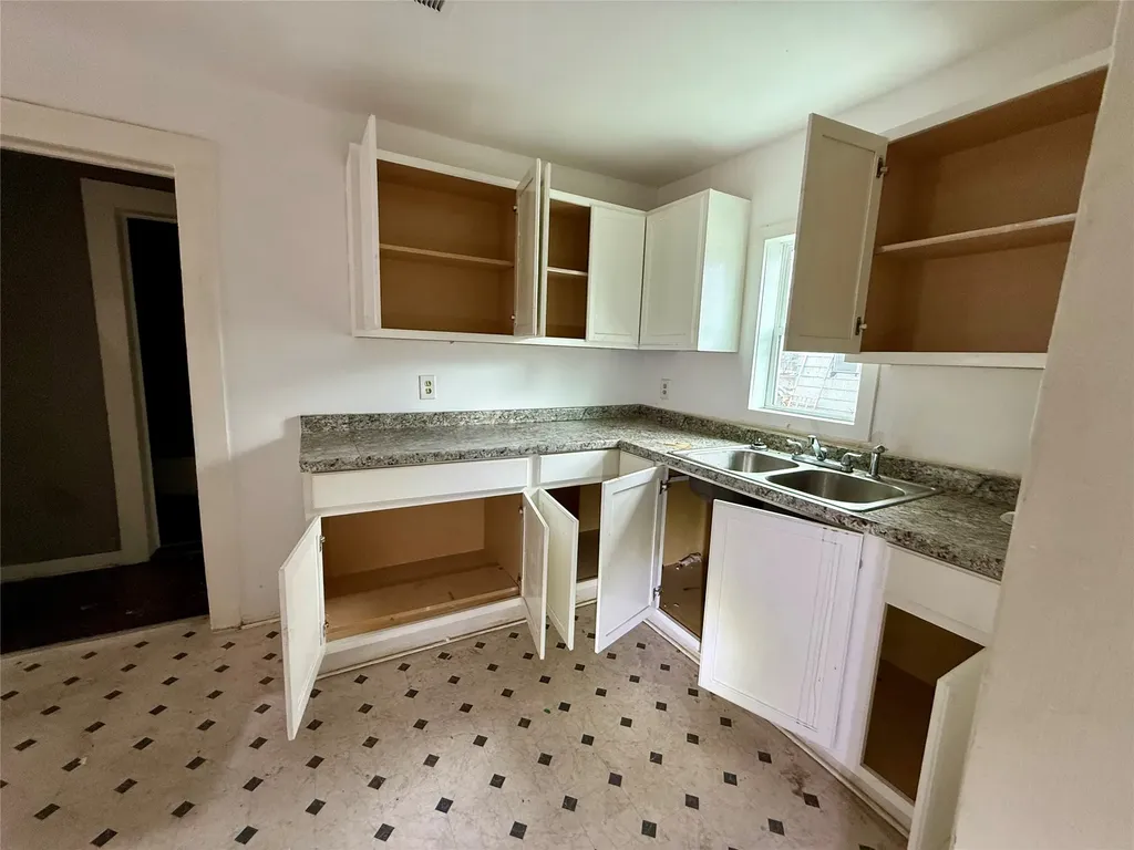 3053 Noble Street Houston TX 77026