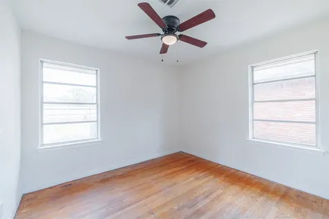 723 E Spreading Oak Drive Houston TX 77076