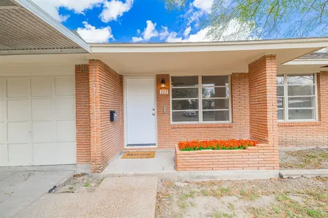 723 E Spreading Oak Drive Houston TX 77076