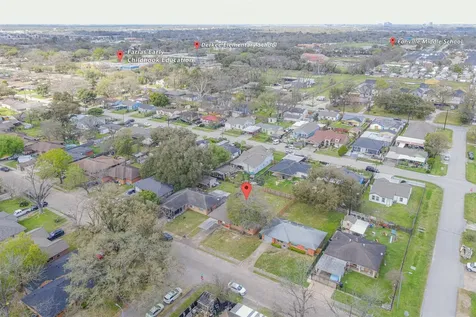 723 E Spreading Oak Drive Houston TX 77076
