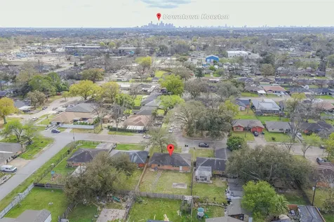 723 E Spreading Oak Drive Houston TX 77076