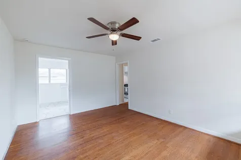 723 E Spreading Oak Drive Houston TX 77076