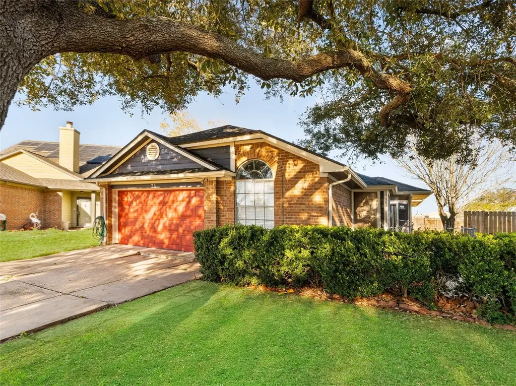 75 Avocado Court Lake Jackson TX 77566