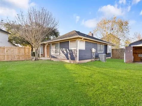 75 Avocado Court Lake Jackson TX 77566