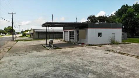 102 Main Street Tivoli TX 77990