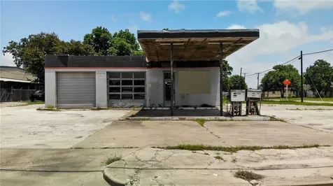102 Main Street Tivoli TX 77990
